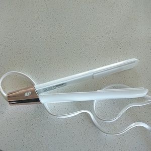 T3 singlepass luxe straightener